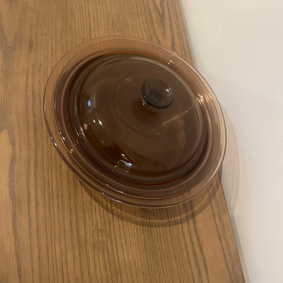 Corning Visions Round Casserole - Picture 2 of 4